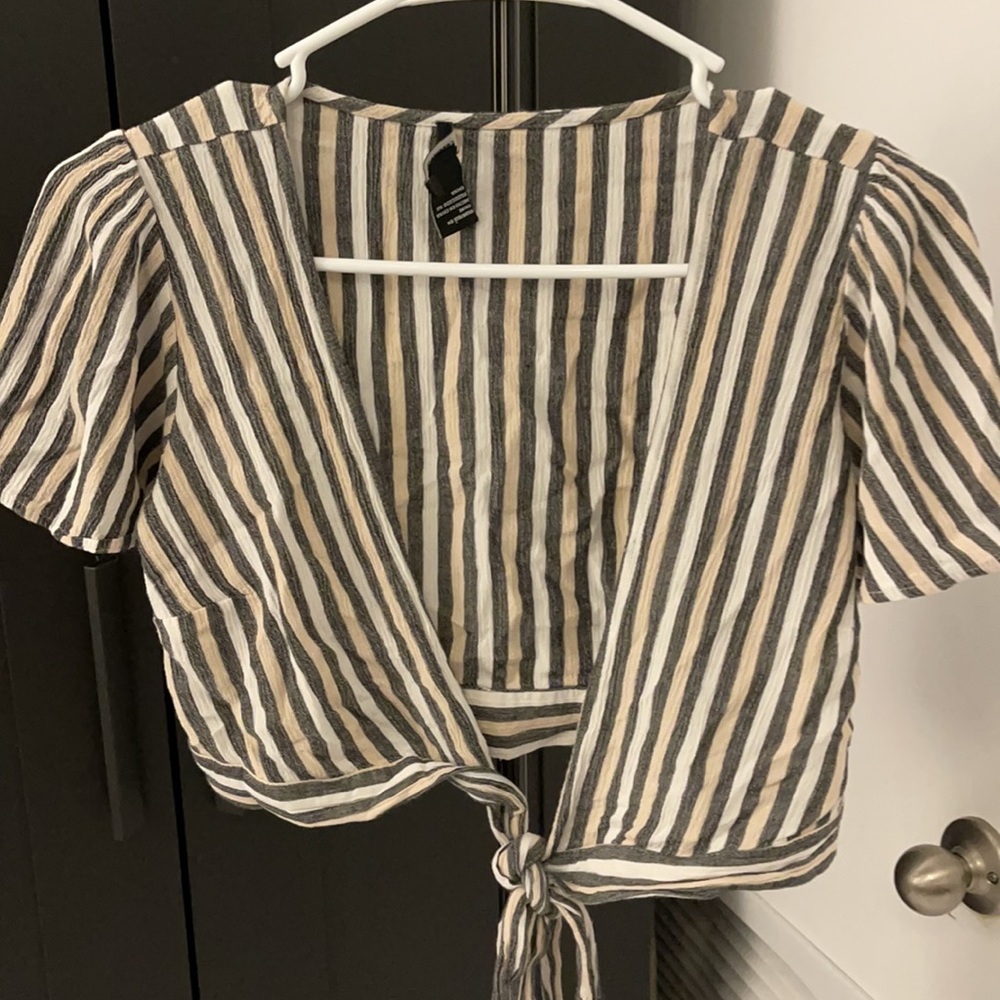 Top - Picture 2 of 3